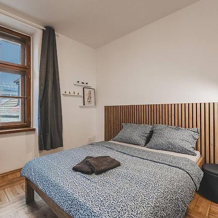 Carolina'S Yoga Apartment Hradec Králové Exterior foto