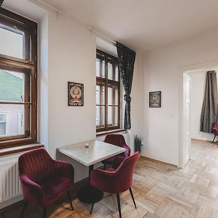 Carolina'S Yoga Apartment Hradec Králové Exterior foto