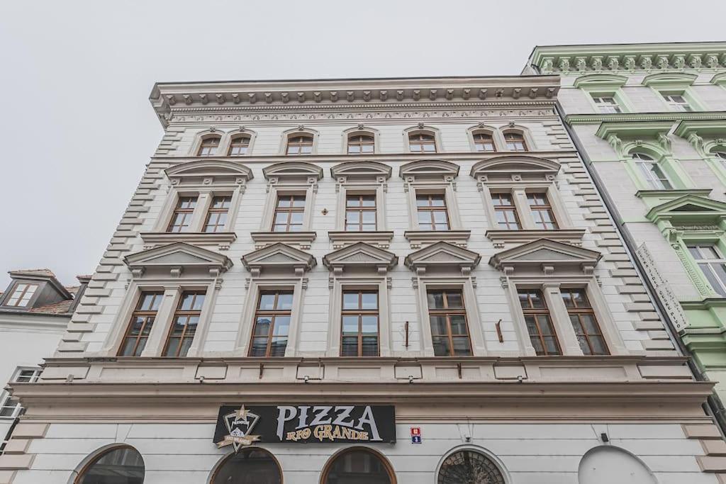 Carolina'S Yoga Apartment Hradec Králové Exterior foto
